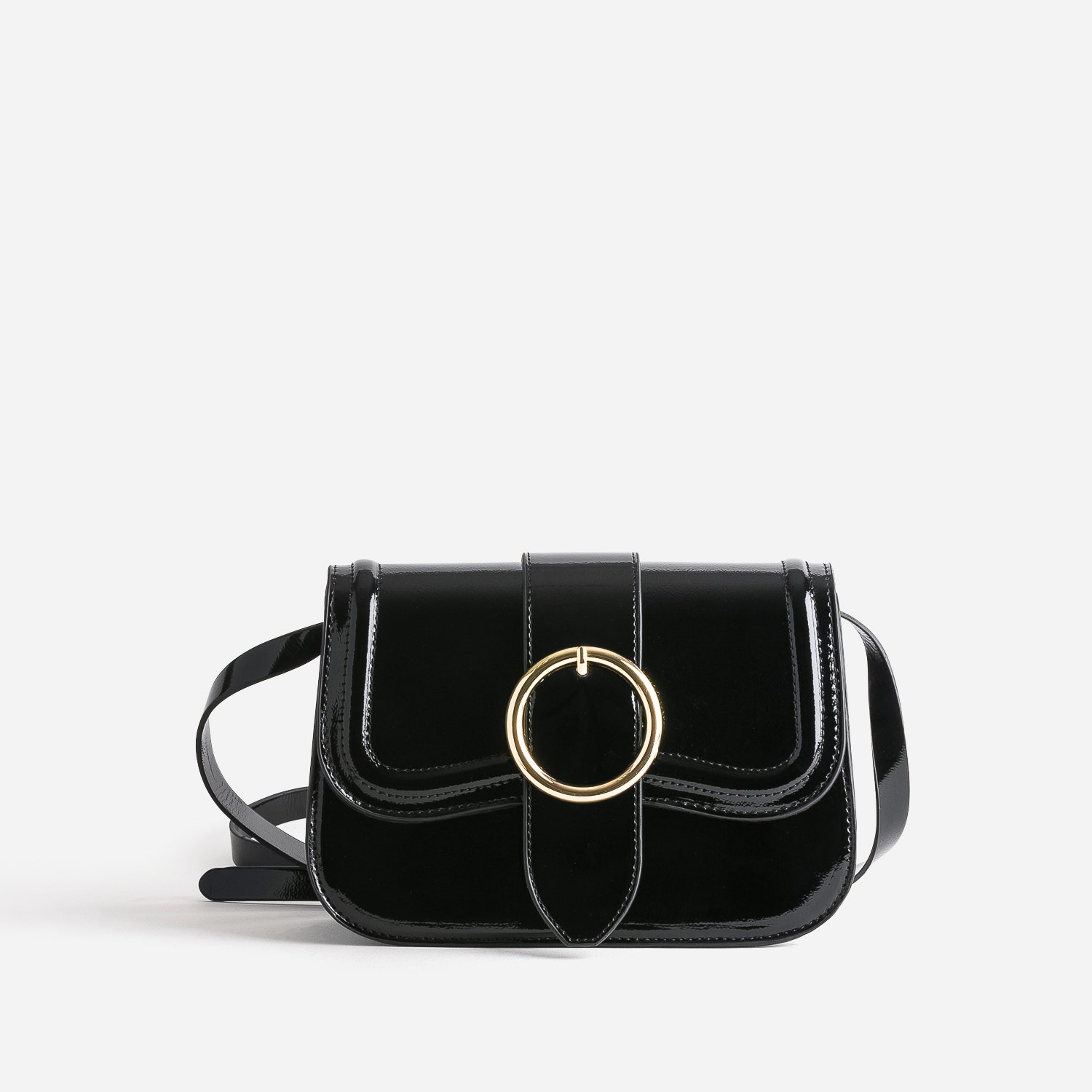 Sac à main noir verni maxi boucle ronde