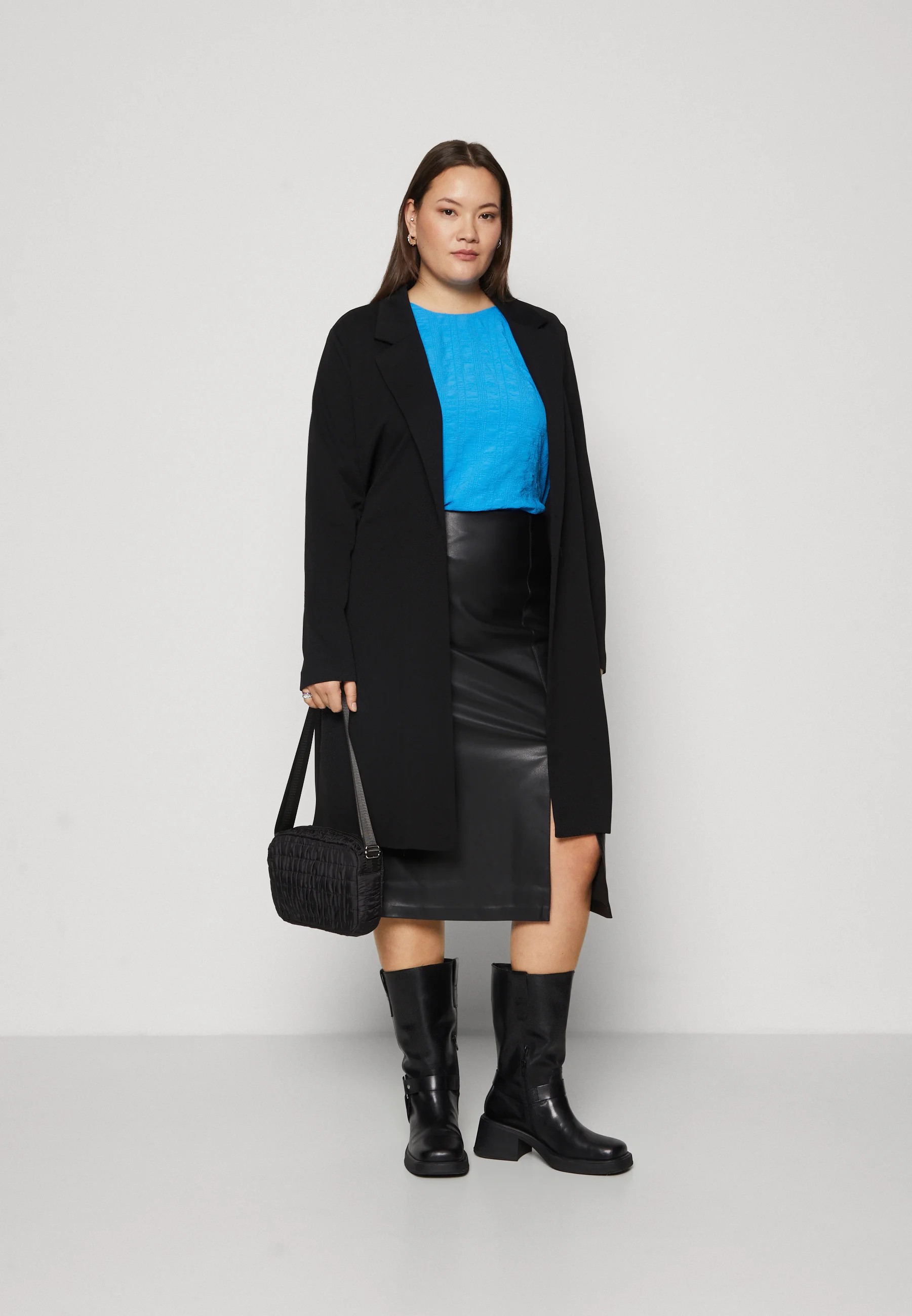Vero Moda Curve VMCLIVA LONG TIE BLAZER - Abrigo corto