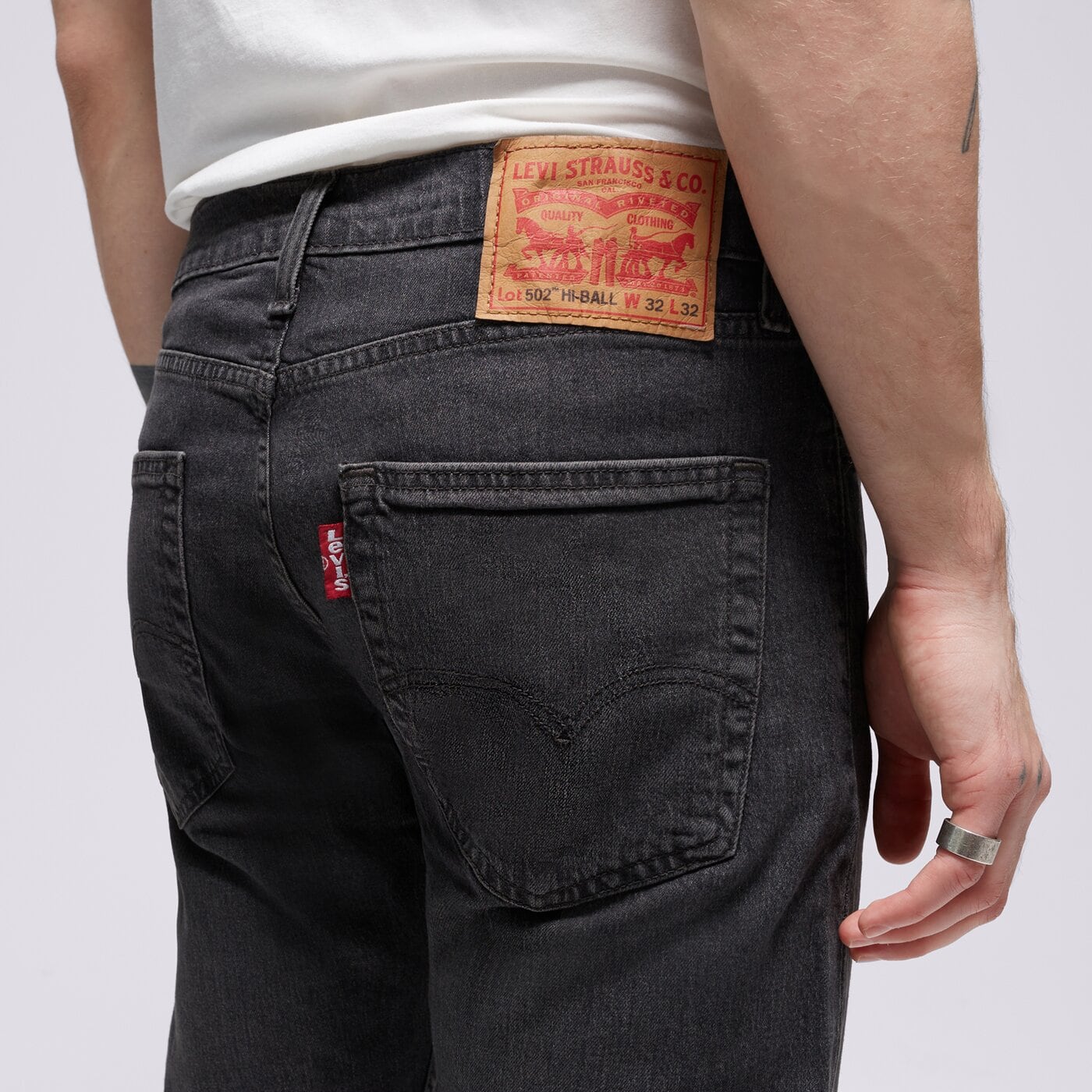 LEVI'S HOSE 502 TAPER HI BALL Schwarz