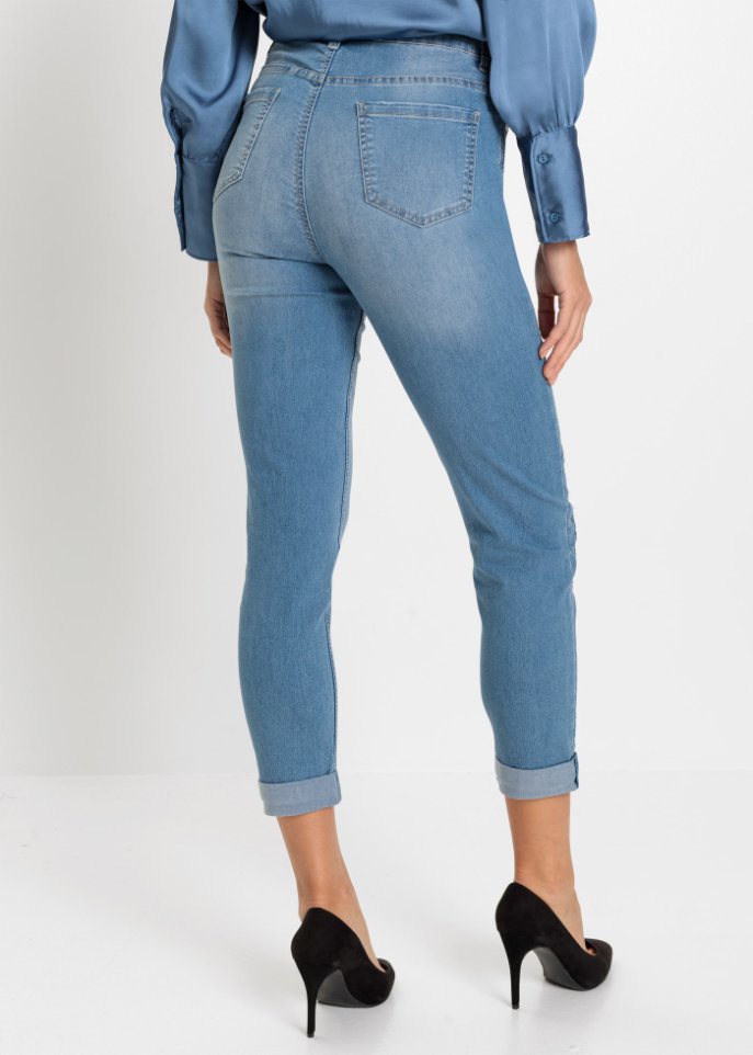 Jeans mit Stickerei