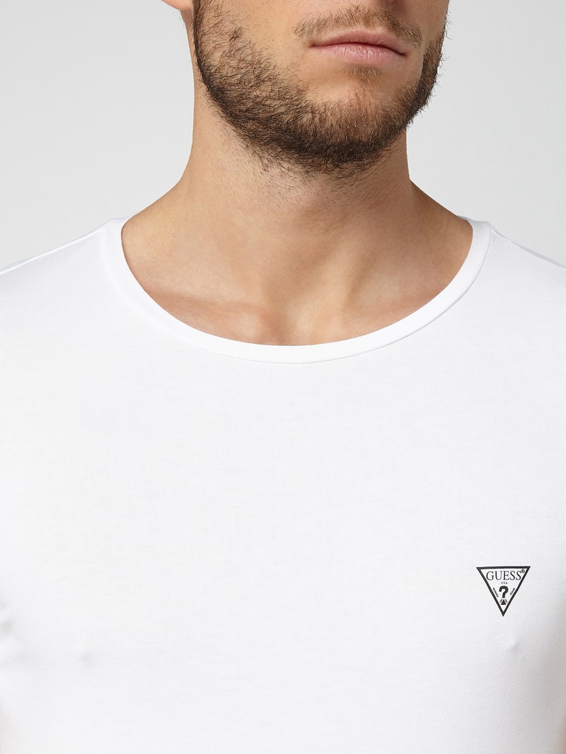 T-Shirt mit Label-Detail in weiß