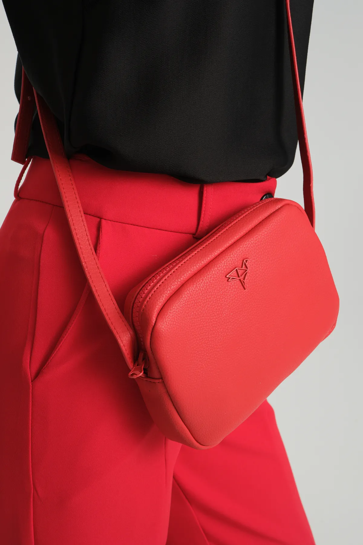 Garbalia  Liberty Red Damen-Minitasche mit Reißverschluss, verstellbarem Schultergurt mit Kreuzgriff