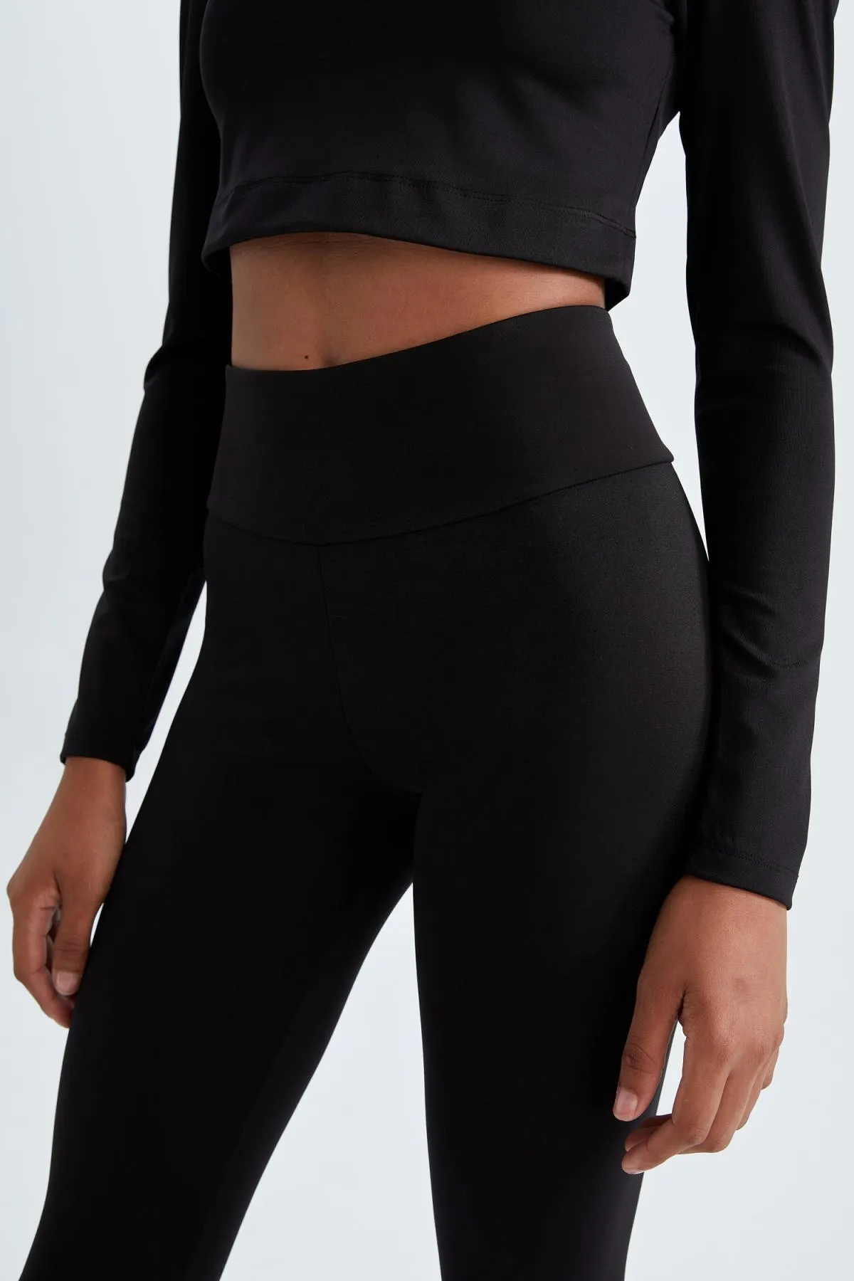 DeFacto  Sport-Leggings mit hoher Taille und Wärmerückgewinnung in schmaler Passform – Innenseite aus weichem Fell, Knöchellänge