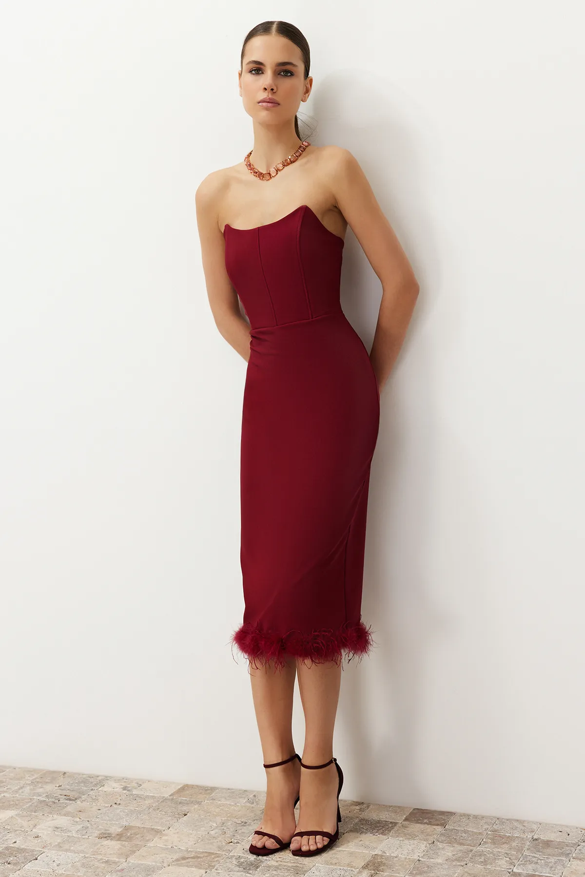 Trendyol Collection  Burgunderrotes, figurbetontes, gewebtes Korsett-Detail, elegantes Abendkleid TPRAW24EL00182
