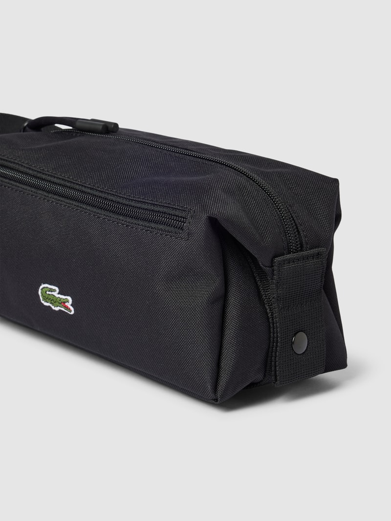 Kulturtasche mit Label-Patch Modell 'Toilet Kit' in schwarz