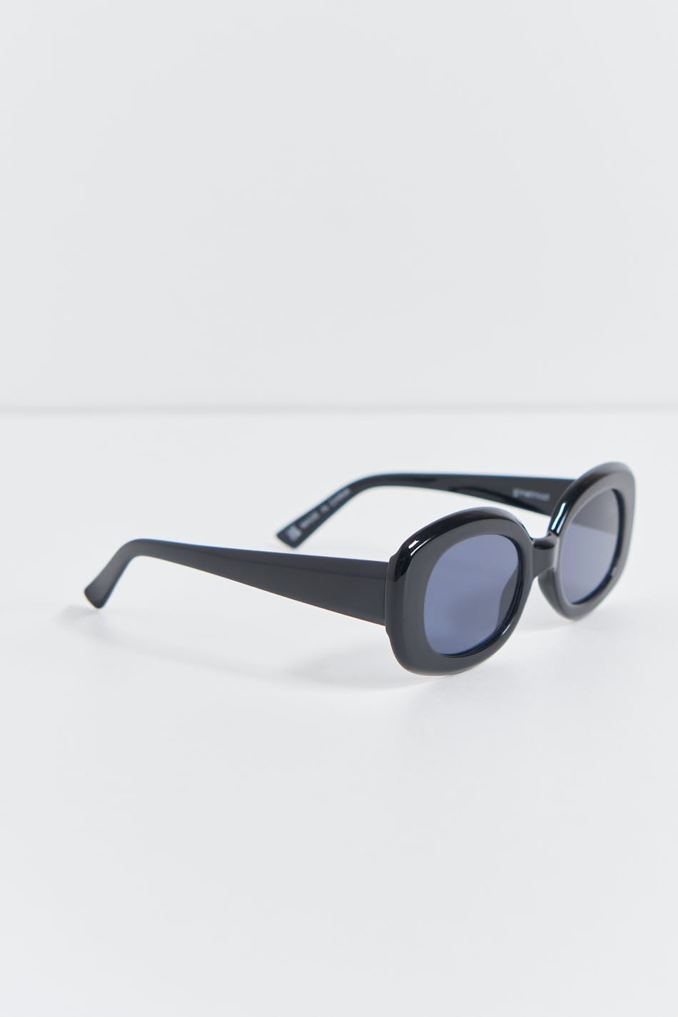 Oval sunglasses