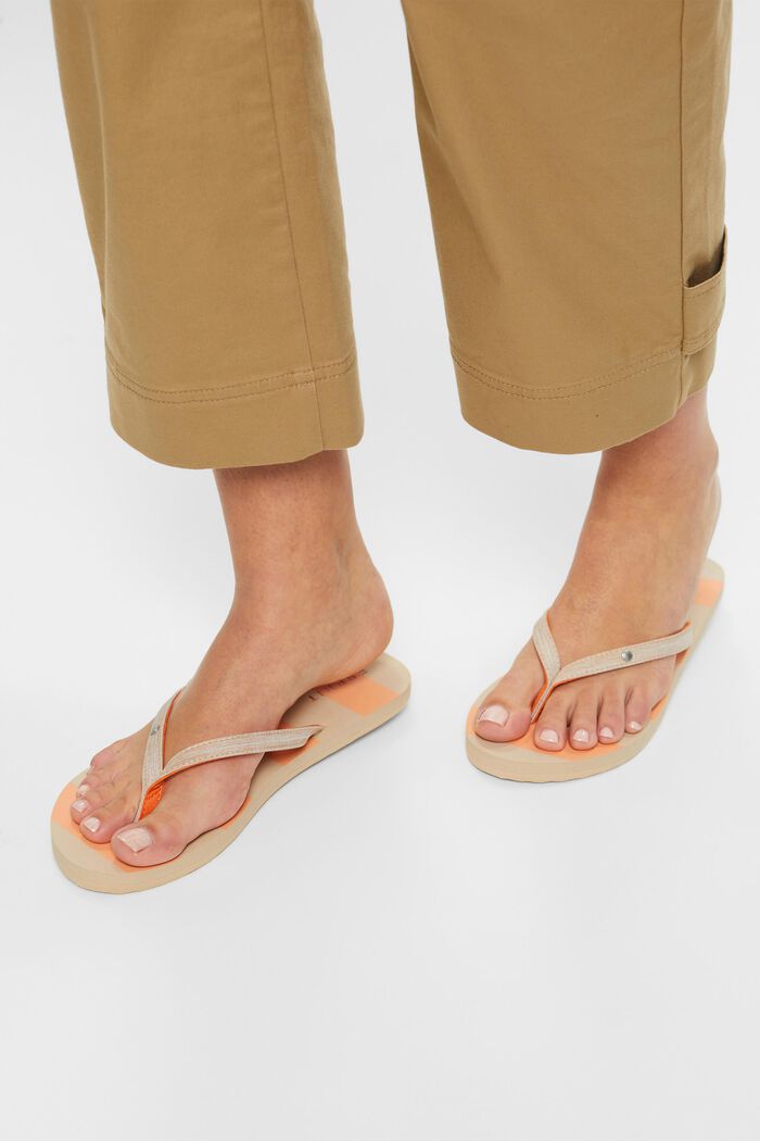 Slip Slops mit Textilriemen