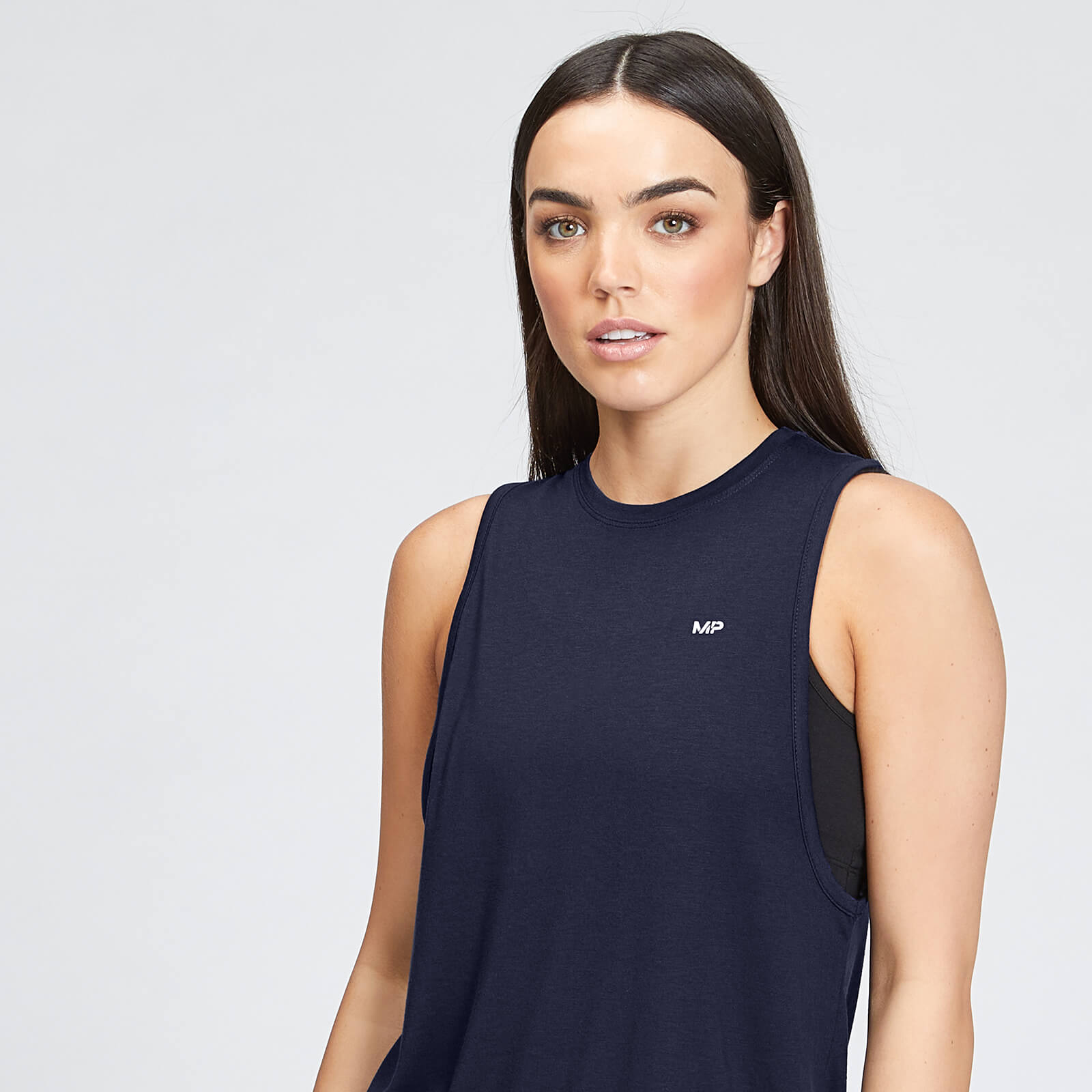 Débardeur d’entraînement à emmanchures échancrées MP Essentials pour femmes – Bleu marine