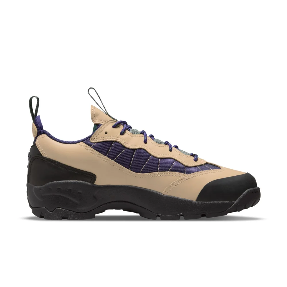 Nike ACG Air Mada DM3004-200 / braun