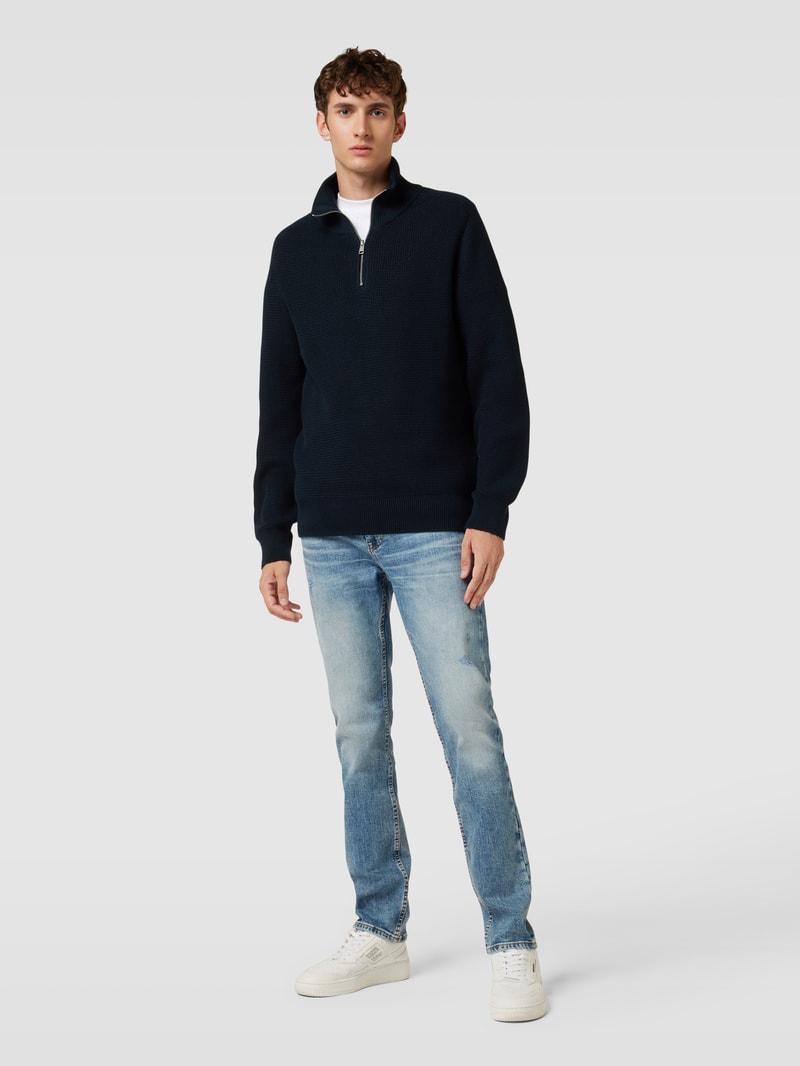 Slim Fit Jeans im 5-Pocket-Design Modell 'Delaware' in hellblau