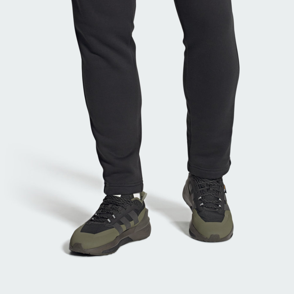 adidas Avryn IG2374 / grün