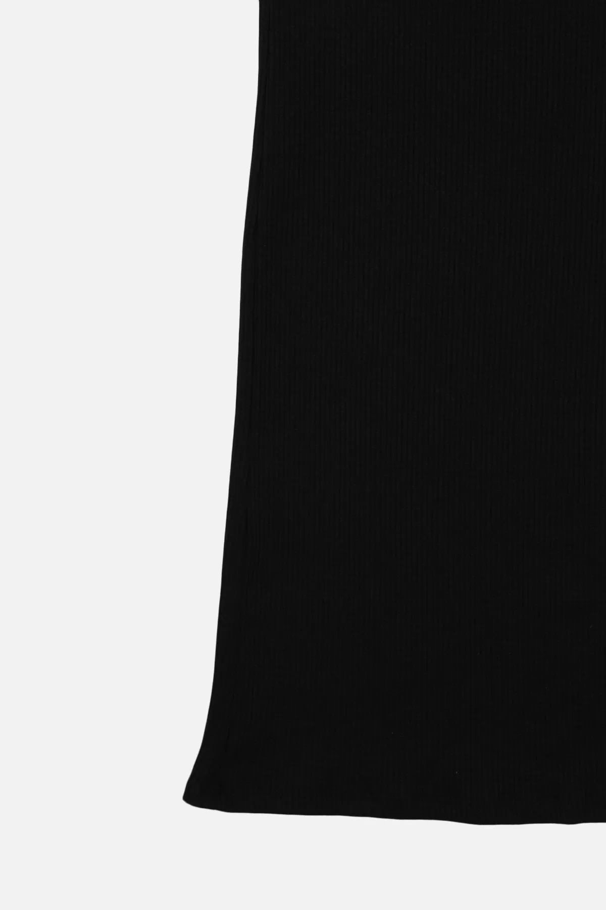 Trendyol Collection  Schwarzes Neckholder-Bleistiftkleid aus dehnbarem, geripptem Midi-Strick TWOSS22EL1220