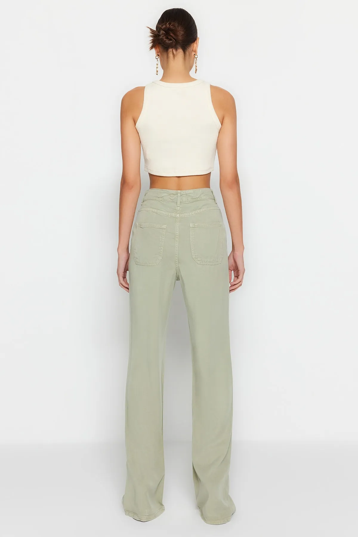 Trendyol Collection  Mintgrüne Jeans mit niedriger Taille und weitem Bein, 100 % Tencel™ TWOSS23JE00219