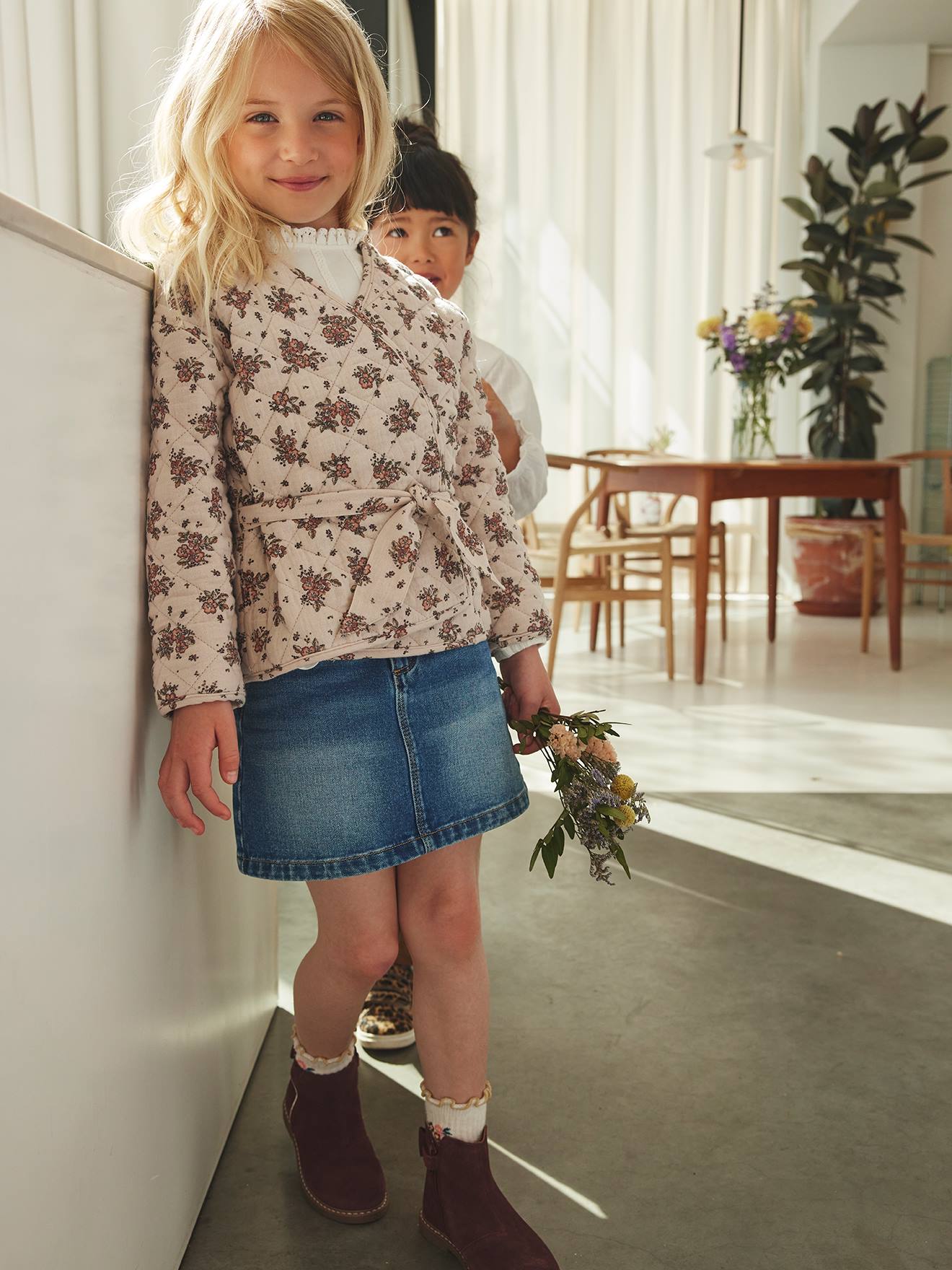T-shirt blouse Basics fille détails en macramé vert clair uni