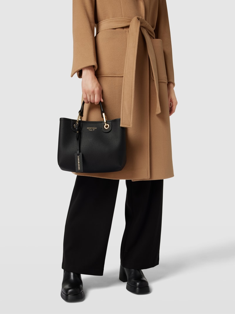 Shopper mit Label-Detail in schwarz