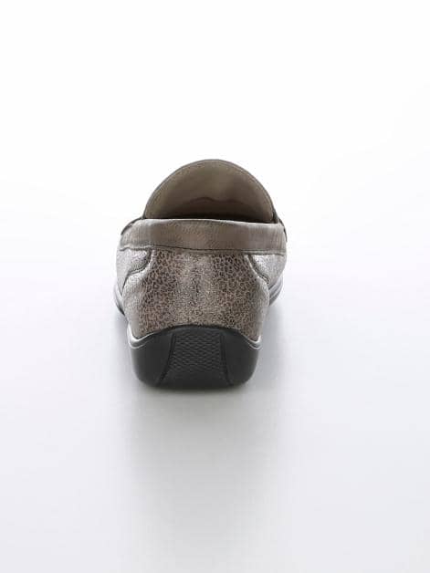 Mokassin mit wunderschöner Zierkette