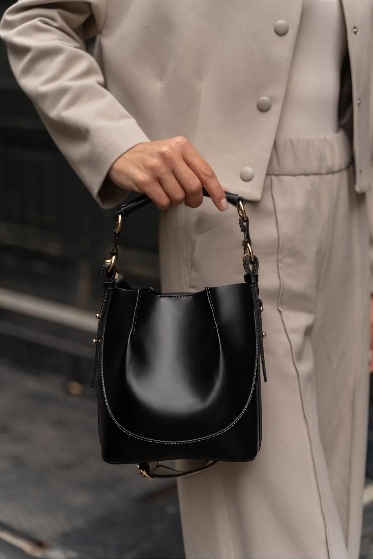 Madamra  Schwarze Damen-Beuteltasche mit oben genähtem Portemonnaie