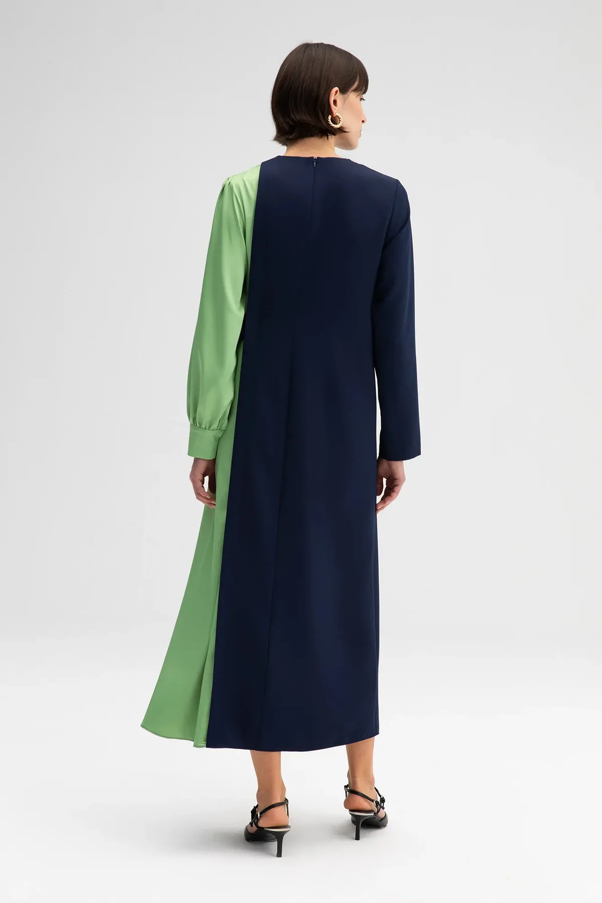 Touché Privé  KLEID IN KONTRASTFARBE