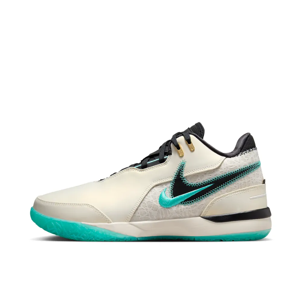 Nike Liverpool F.C. x Nike LeBron NXXT Gen AMPD Light Orewood FJ1566-101 / weiss