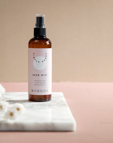 Simple Goods Room Mist Geranium, Lavender and Patchouli Raumspray