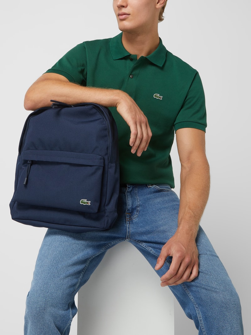 Rucksack mit Logo-Badge in marineblau