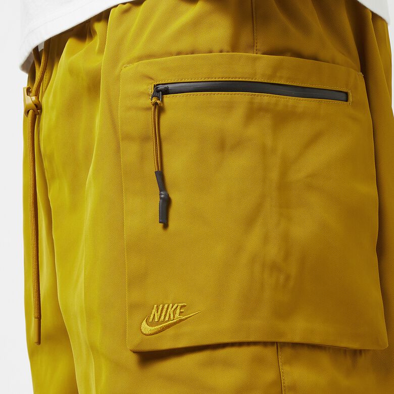 NIKE Tech Pack Woven Utility Short bronzine/black/bronzine