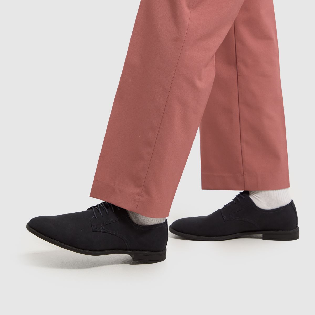 Schuh Malcolm fűzős cipő sötétkék színben