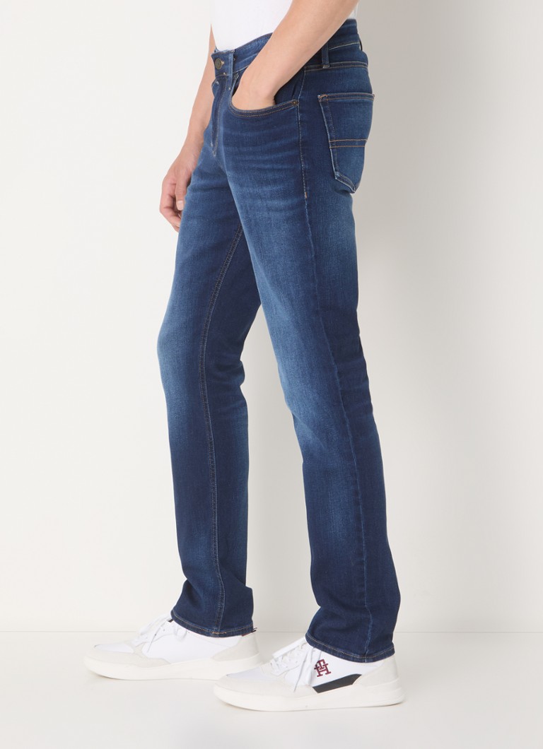 Tommy Hilfiger Ryan -slim fit -farkut, joissa tumma pesu