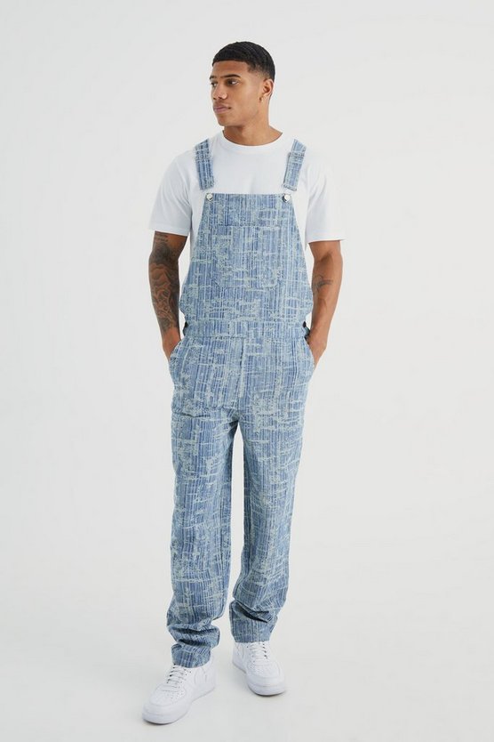 Lockere zerrissene Latzhose