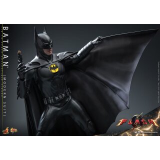 The Flash Movie Masterpiece Actionfigur 1/6 Batman (Modern Suit) 30 cm