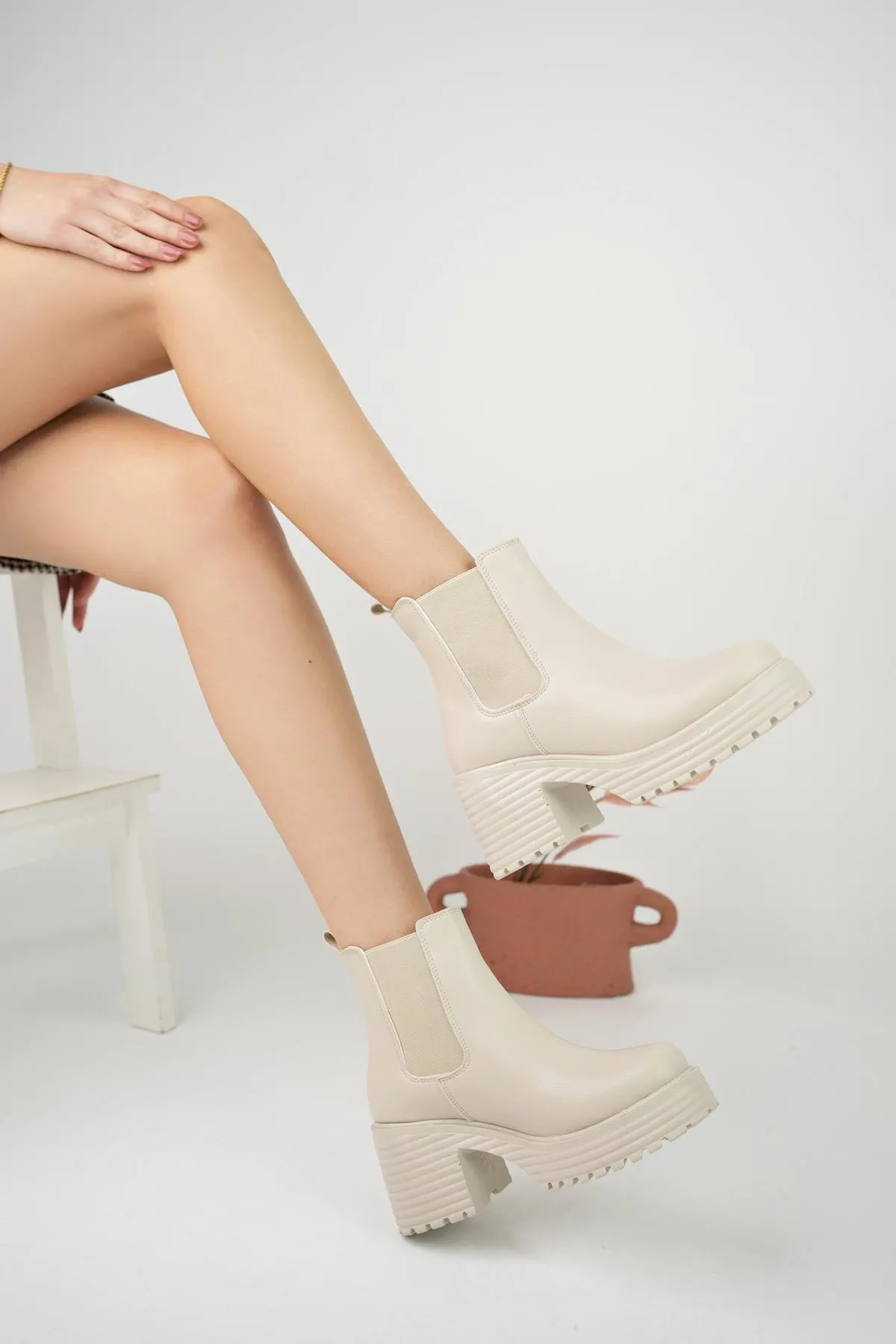 MUGGO  Macha-Damenstiefel mit garantiert dicker Sohle und Plateauabsatz