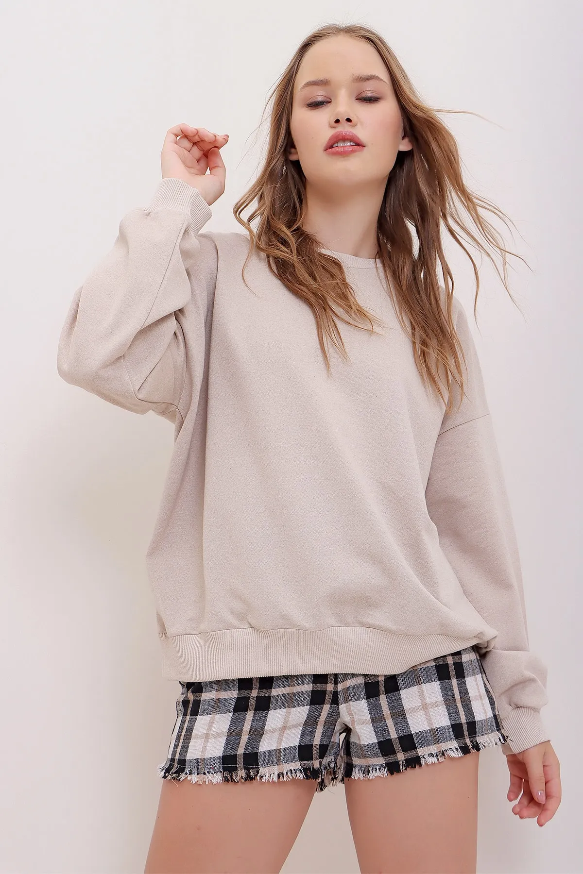 Trend Alaçatı Stili  Sweatshirt - Beige - Oversized