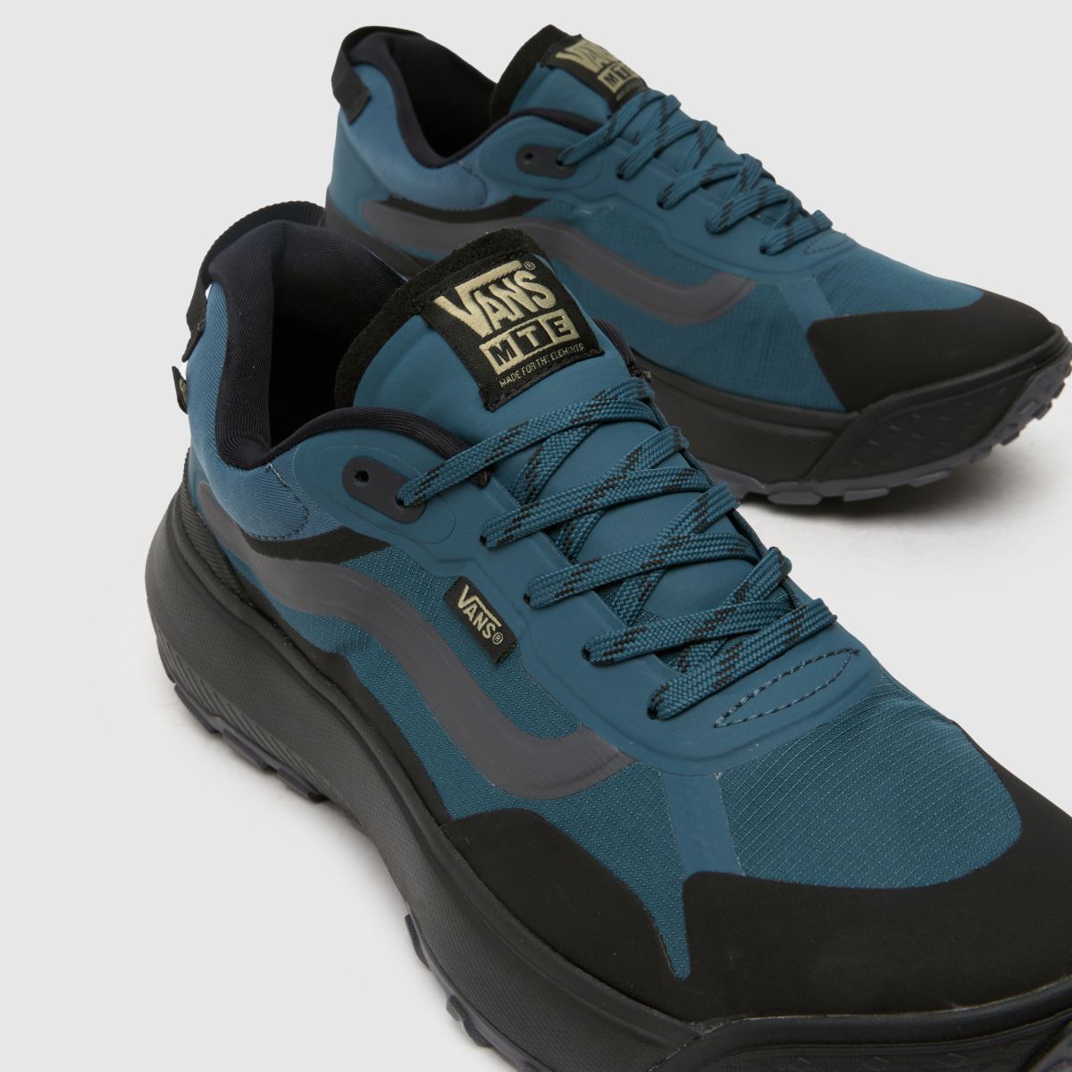 Vans – MTE Crosspath – Svarta och blåa träningsskor