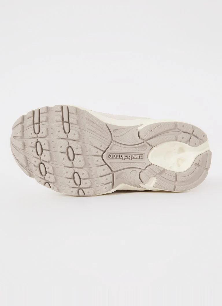 Baskets New Balance 530 avec détails en daim