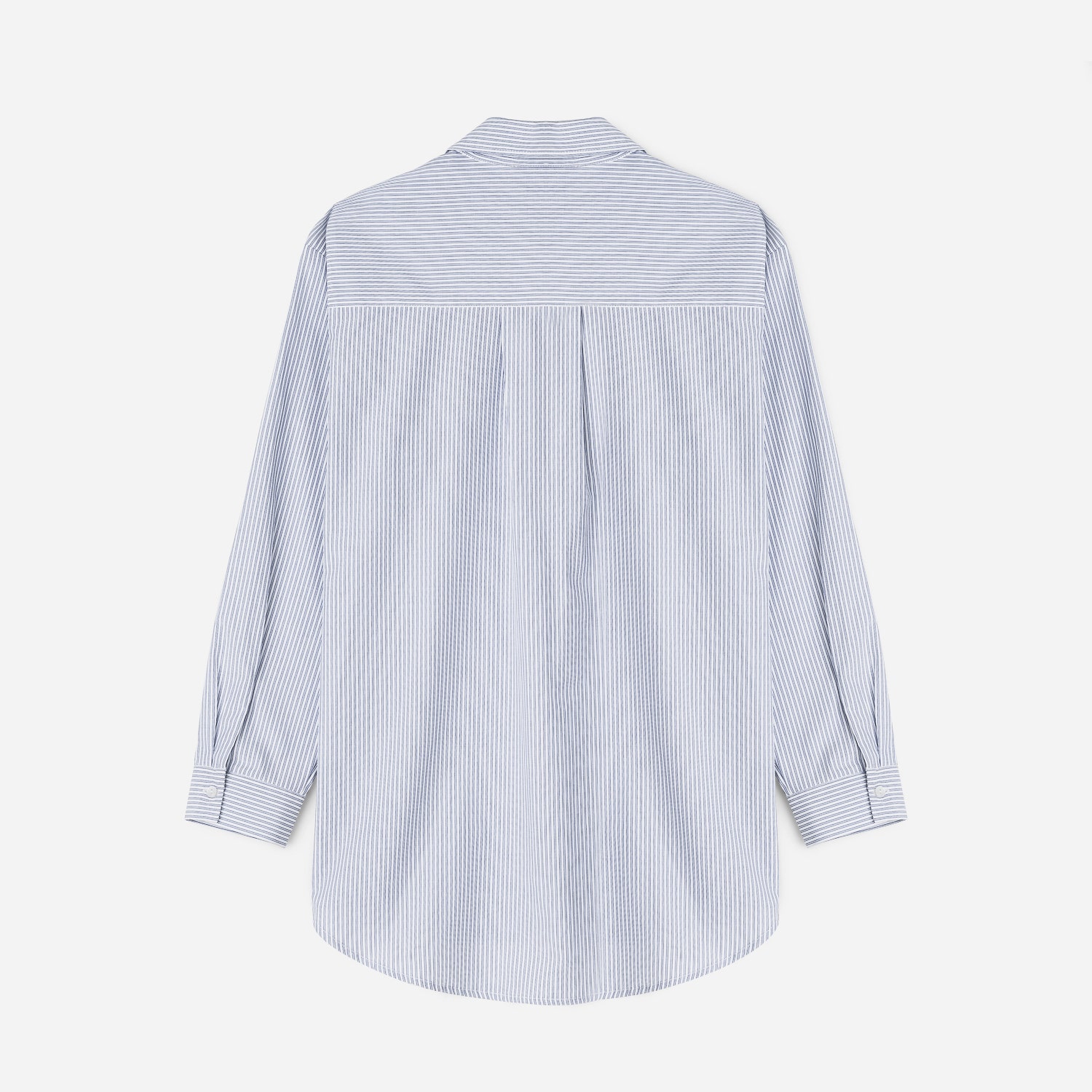 Chemise à fines rayures bleues mi-longue