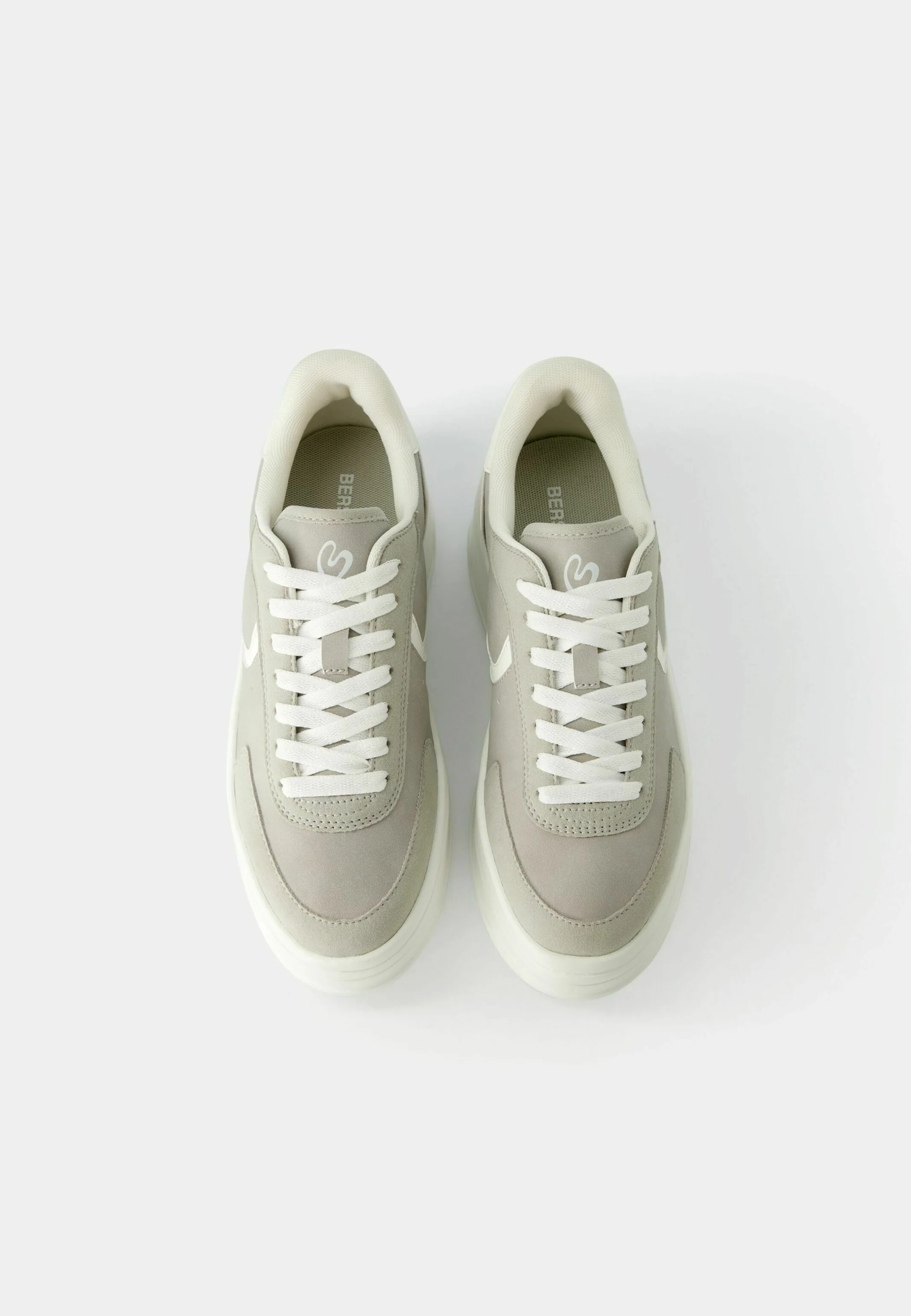 Bershka CONTRAST - Zapatillas bajas