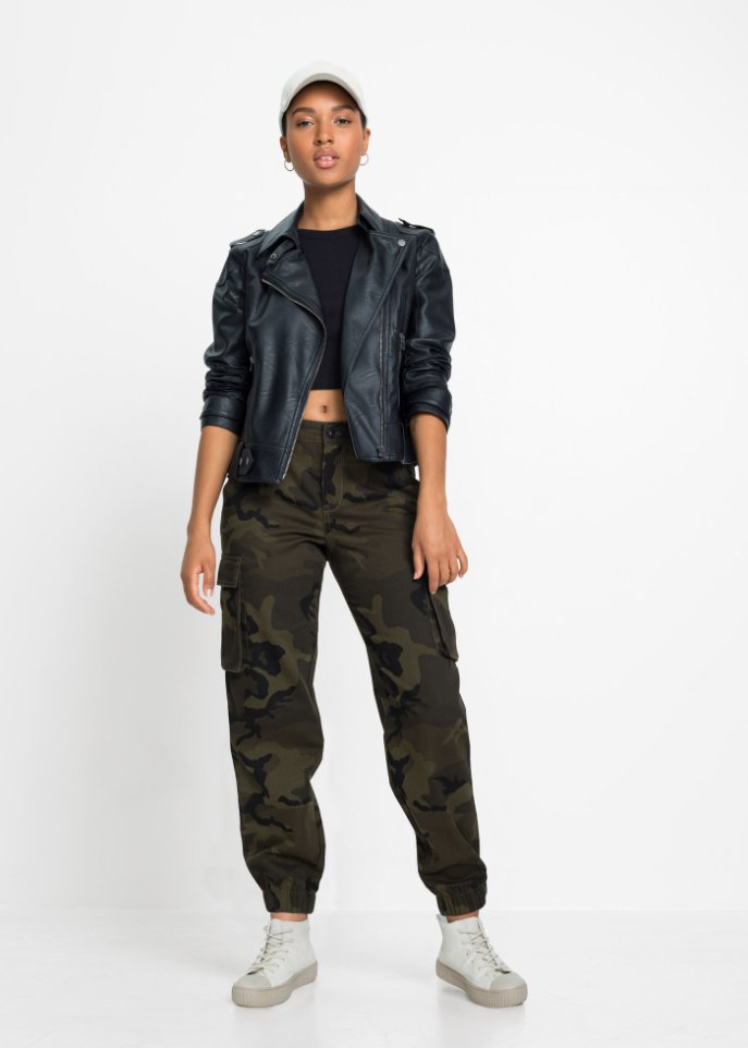 Cargohose mit Camouflage Druck