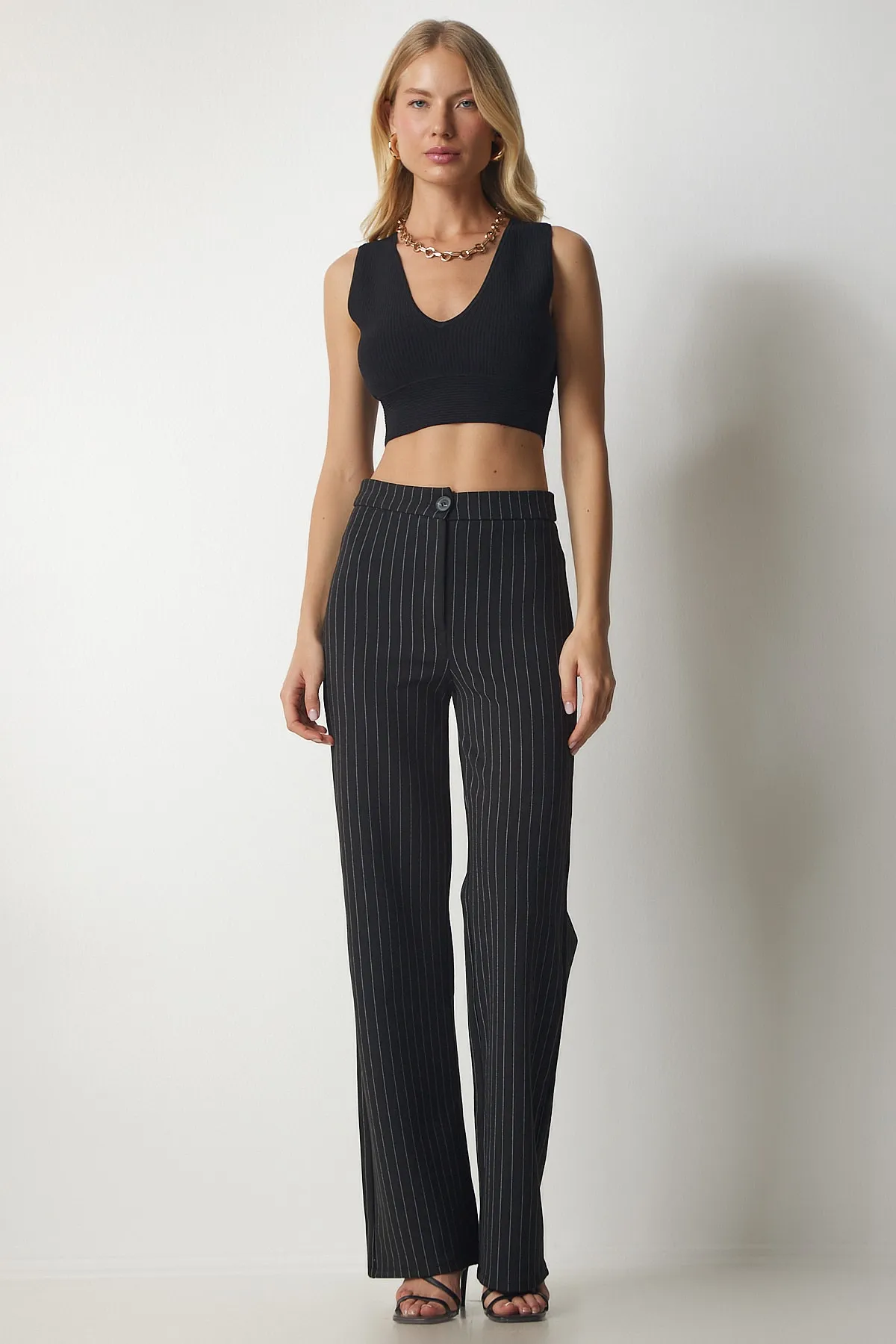 Happiness İstanbul  Schwarze, dünne, gestreifte, bequeme Strickhose für Damen UB00142