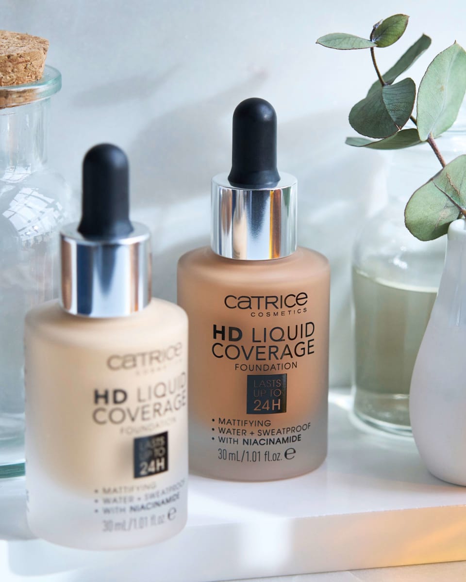Foundation Liquid HD Coverage Waterproof 048 Desert Beige, 30 ml