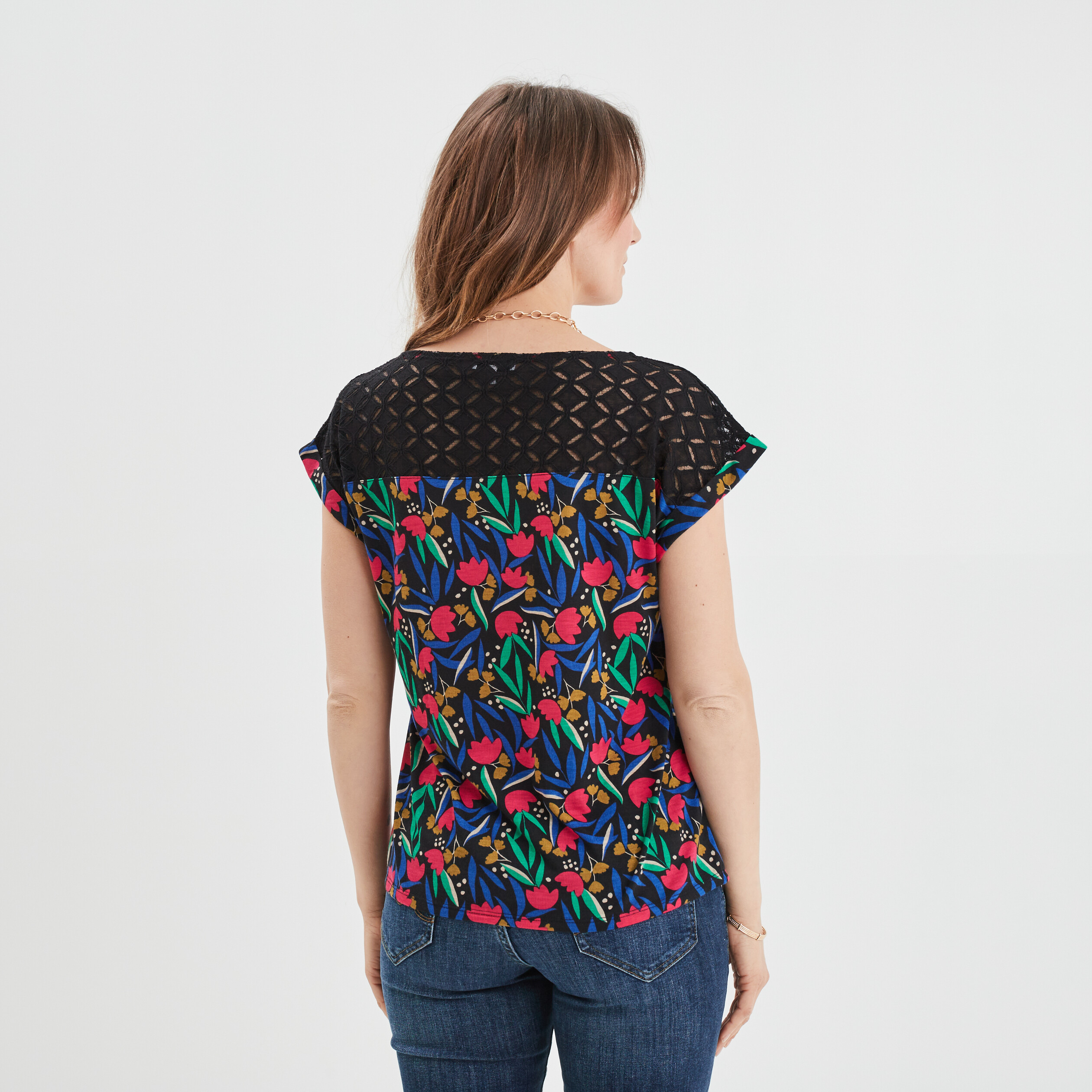 T-shirt dentelle épaules et dos noir femme | La Halle