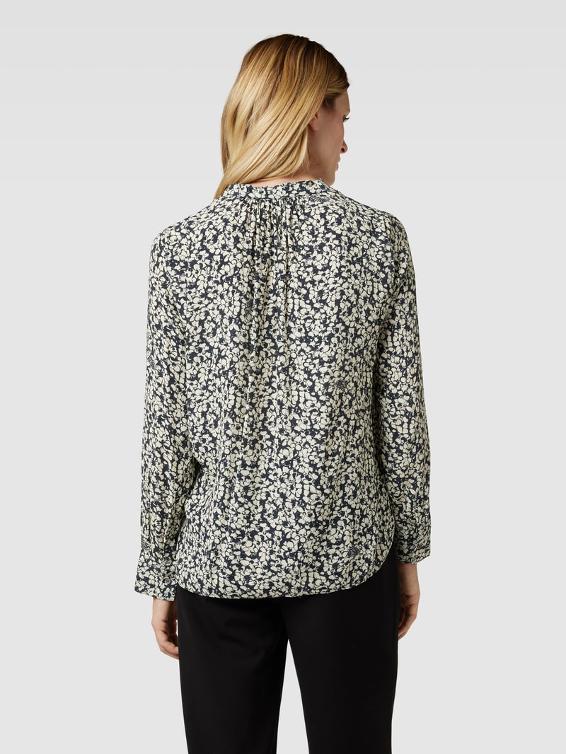 Blusenshirt aus Viskose mit floralem Muster in ecru