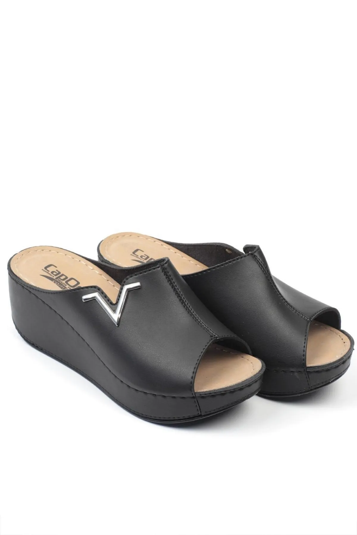 Capone Outfitters  Anatomisch weiche, bequeme Mutterhausschuhe mit Keilabsatz