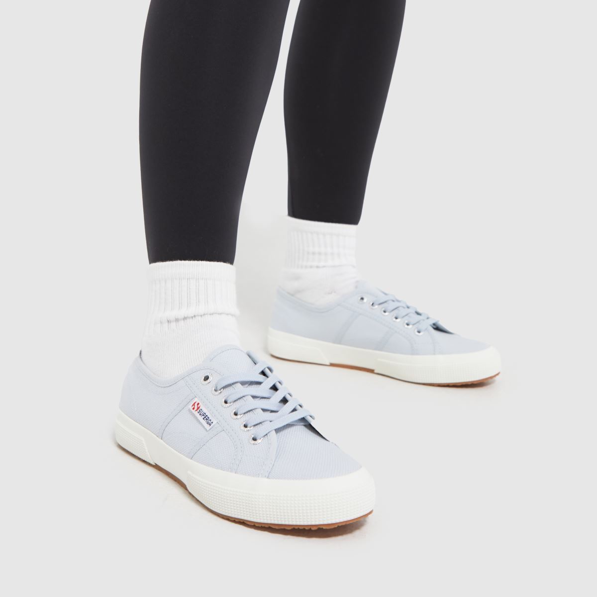 Superga 2750 Cotu klassiska träningsskor i ljusblått