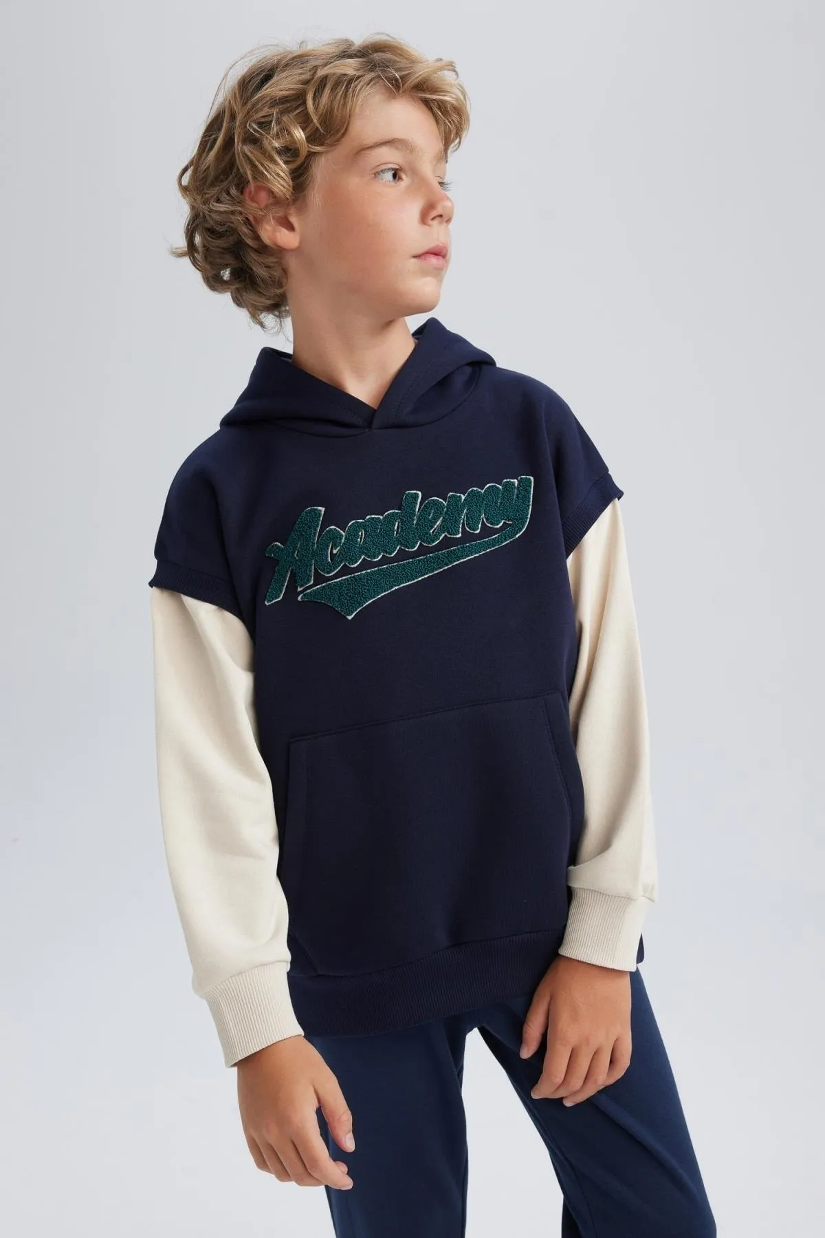 DeFacto  Dickes Sweatshirt mit Kapuze für Jungen in Oversize-Passform