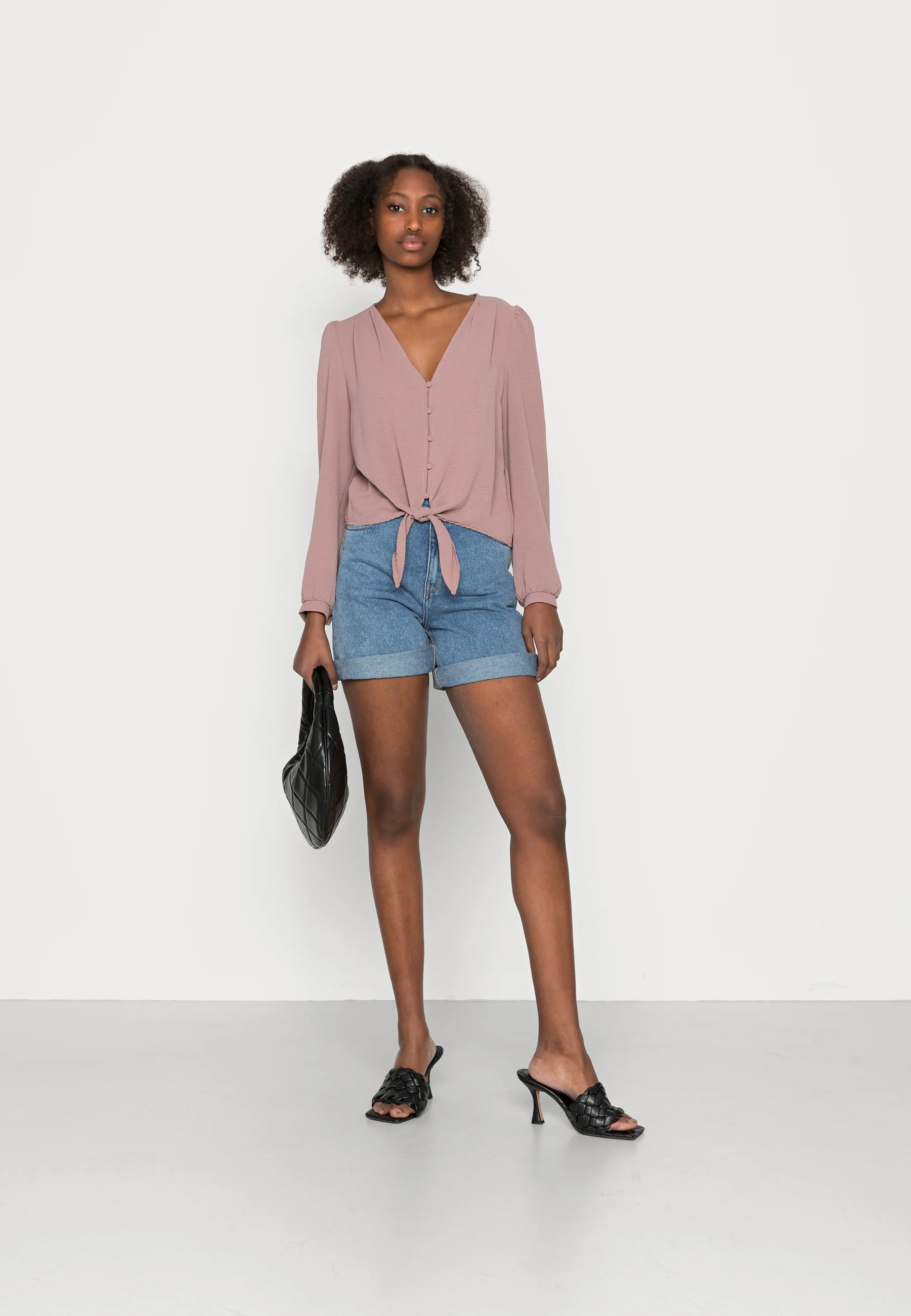 SOLO ONLMETTE NUDO- Blusa