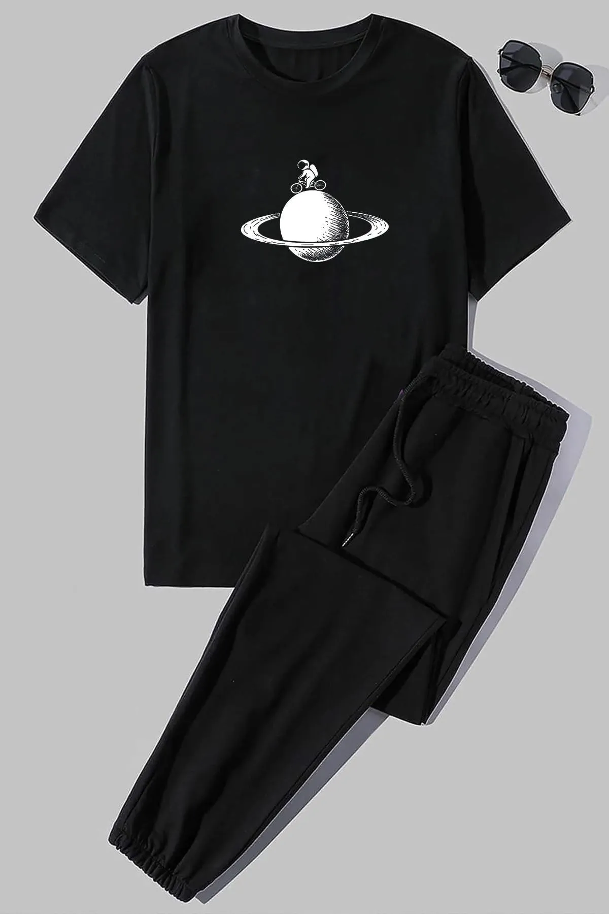 uyguntarz  Bedrucktes zweiteiliges Unisex-Trainingsanzugset „Astronaut Rides“.