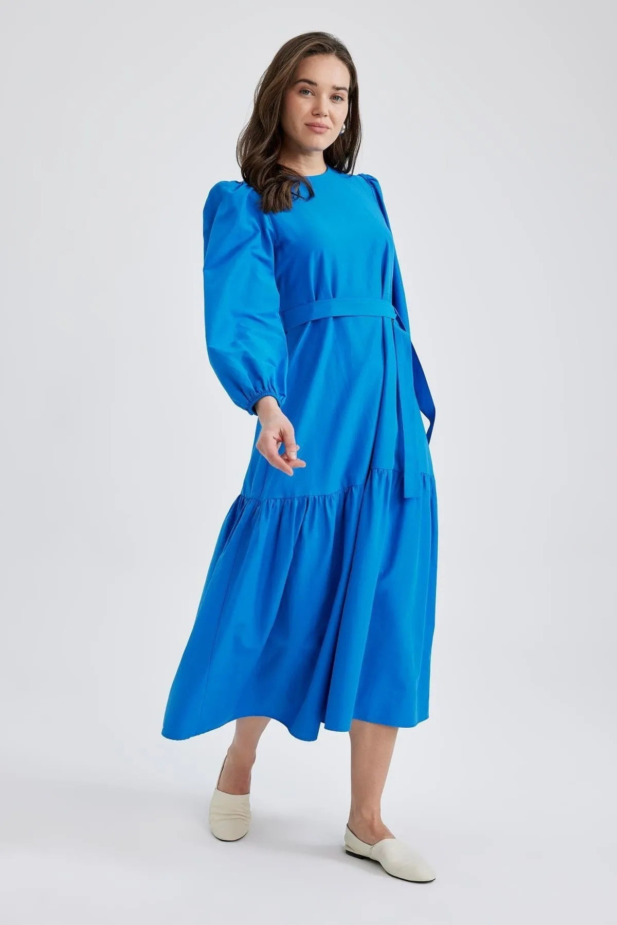 DeFacto  Langärmliges Popeline-Maxikleid mit Rundhalsausschnitt und Taillenschnürung