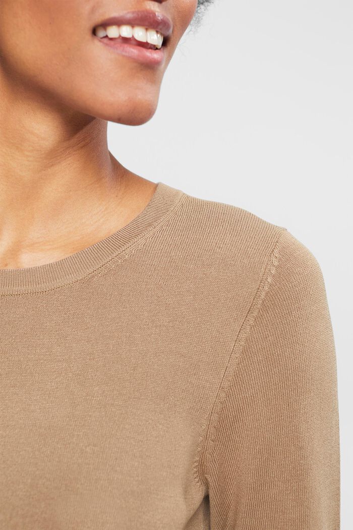 Knielanges Strickkleid