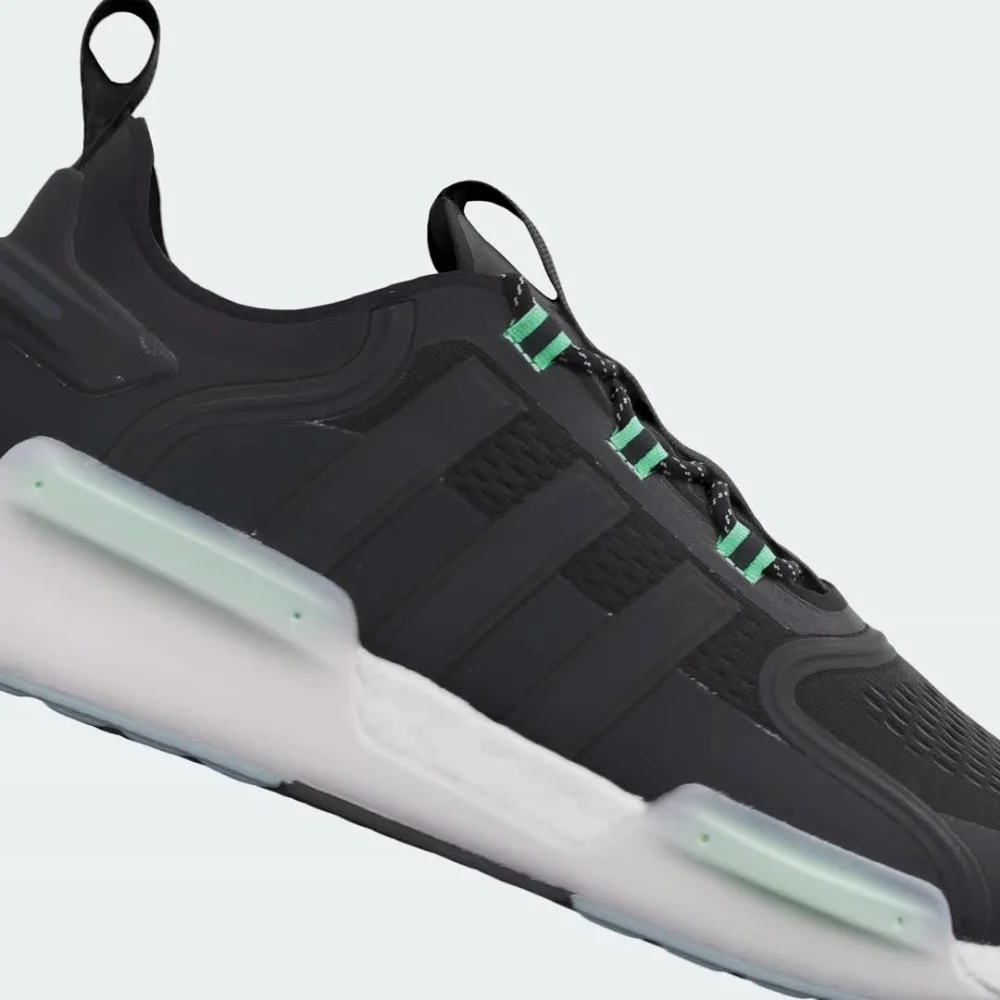 adidas NMD V3 GX2084 / schwarz