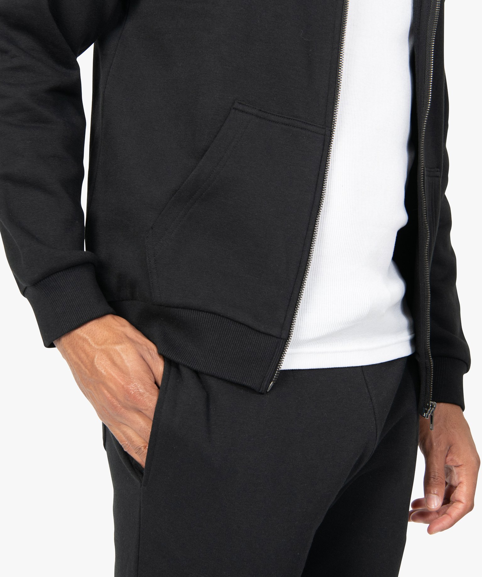 Sweat homme à capuche contenant du coton bio noir | GEMO